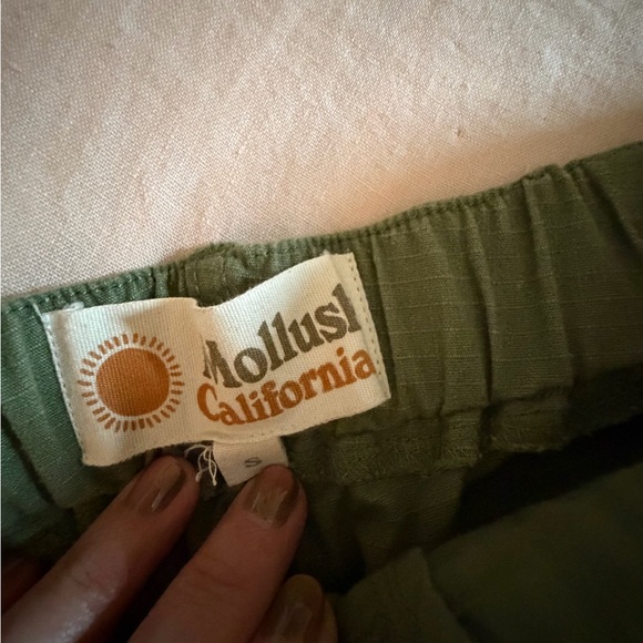 Men's Olive Green Cargo Pants - Picture 4 of 5